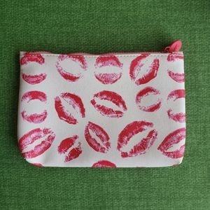 NEW Ipsy Makeup Bag - Pink Kisses